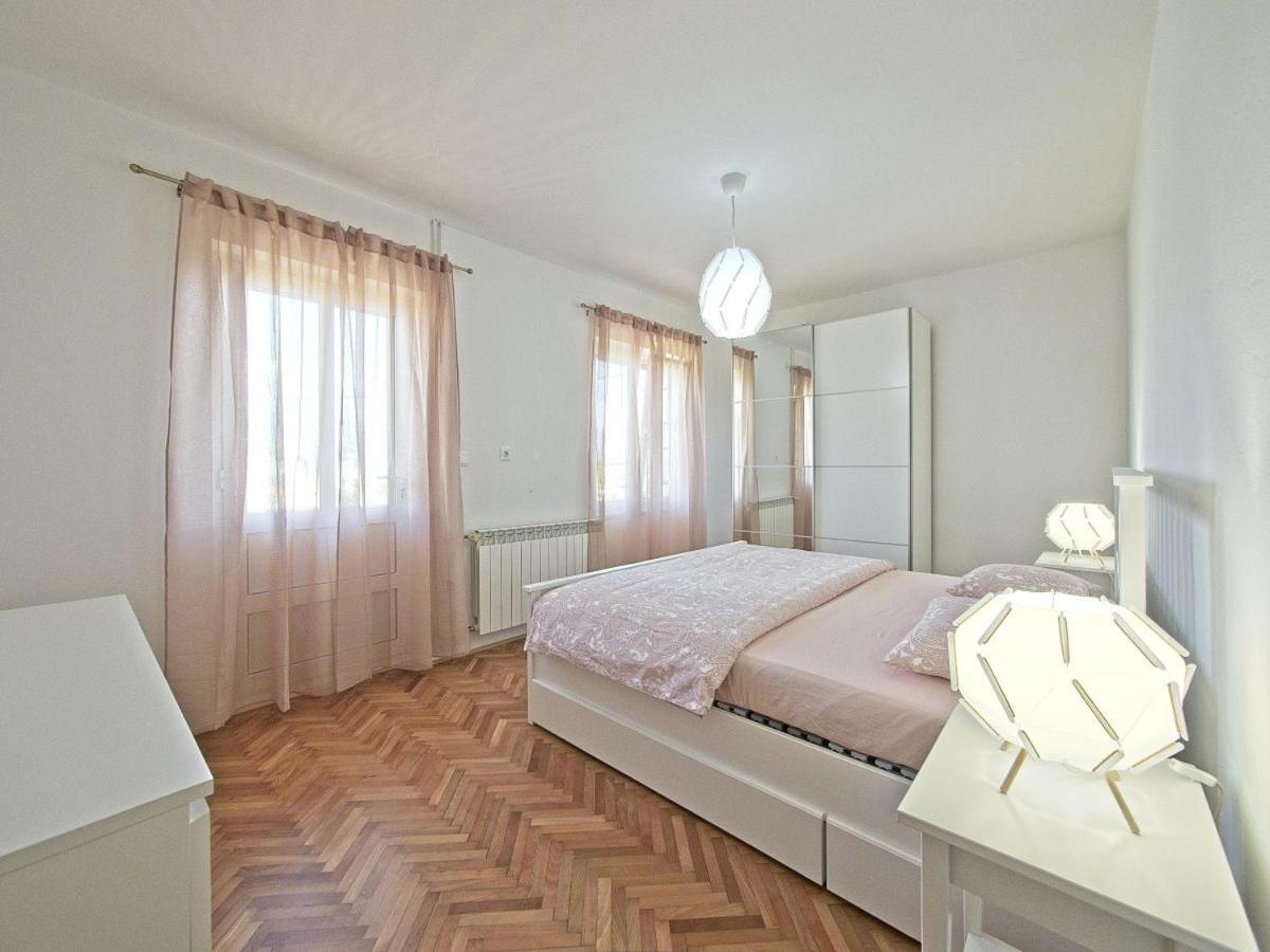 Apartman Nikica Postira Eksteriør bilde