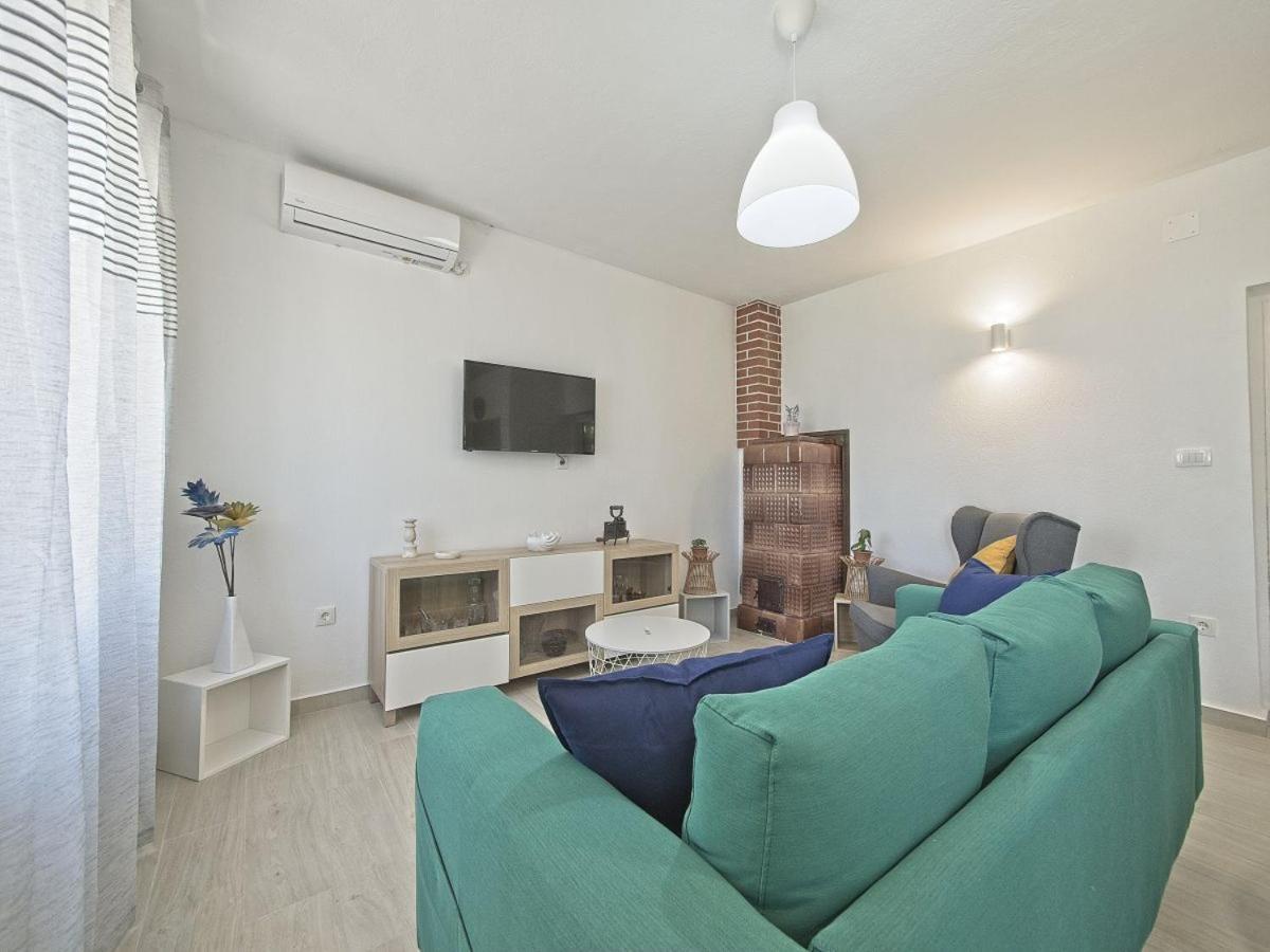Apartman Nikica Postira Eksteriør bilde